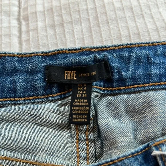 Frye size 4 skinny jeans - Picture 3 of 3